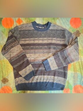 Van Heusen Mens Vintage Sweater Crewneck Blue Multicolored Stripes Medium